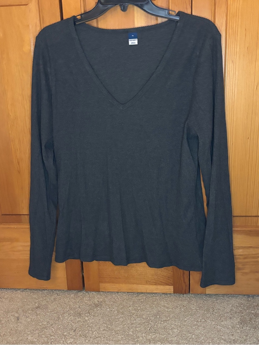 Old Navy - Women's Charcoal V-Neck Long Sleeve Ribbed Top